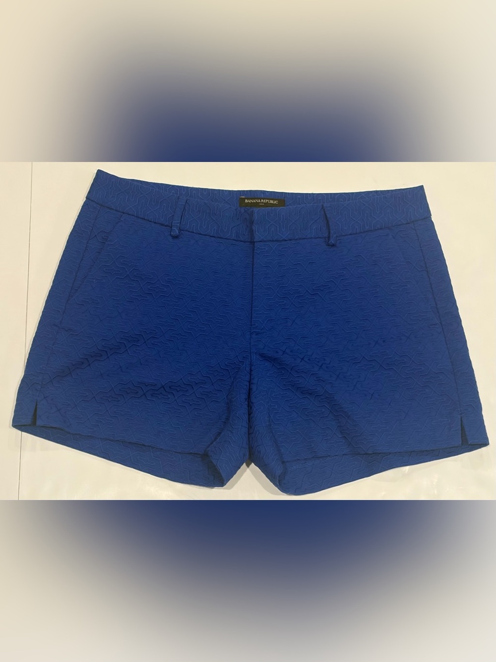 Banana Republic Women's Blue Geometric Jacquard Textured Shorts - Size 6